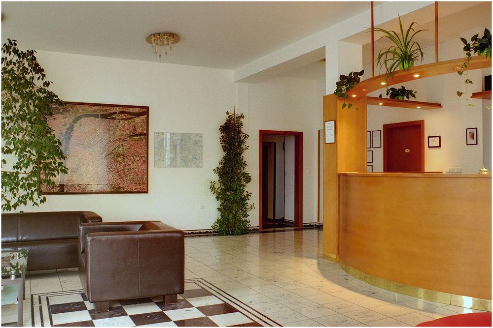 פראג Attic Hotel מראה חיצוני תמונה