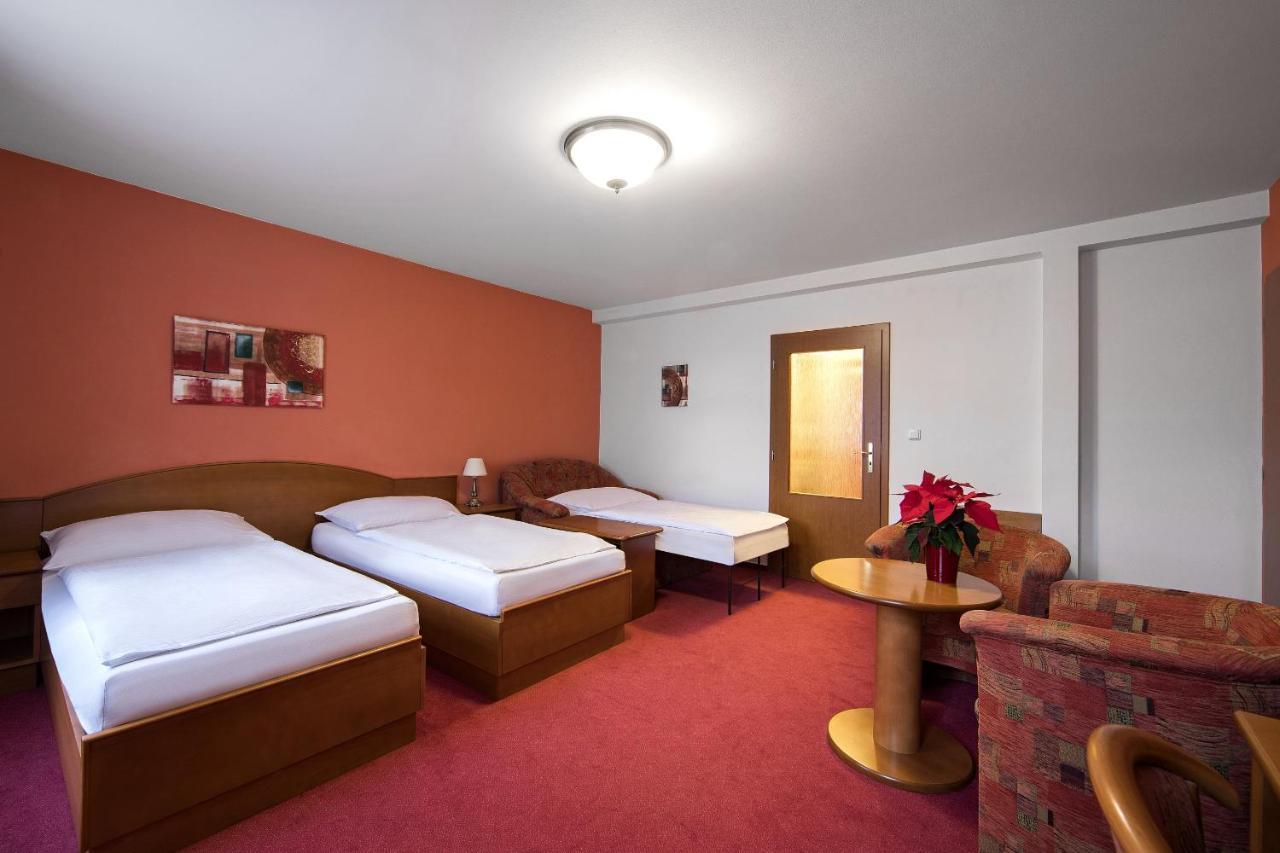 פראג Attic Hotel מראה חיצוני תמונה