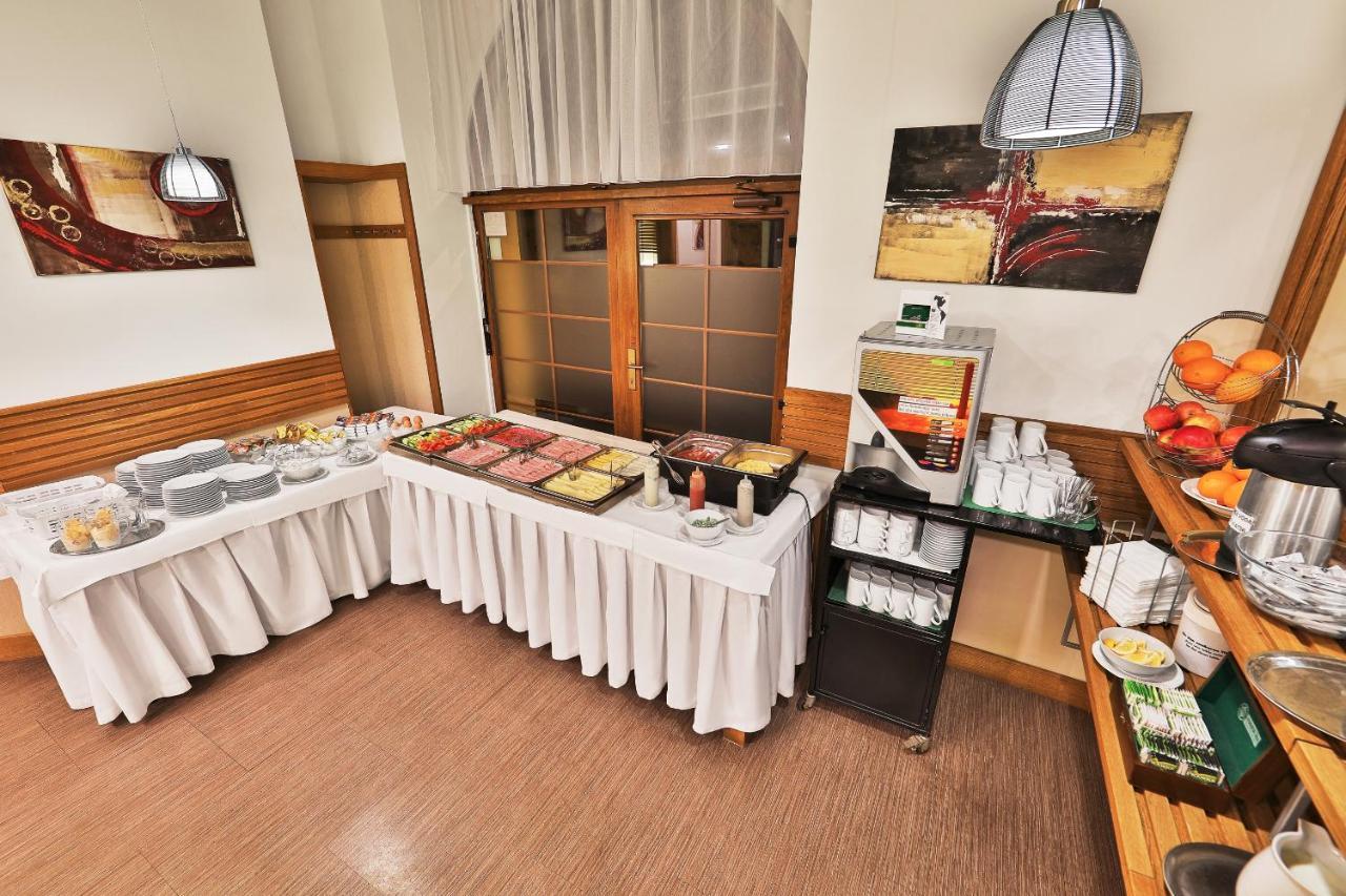 פראג Attic Hotel מראה חיצוני תמונה